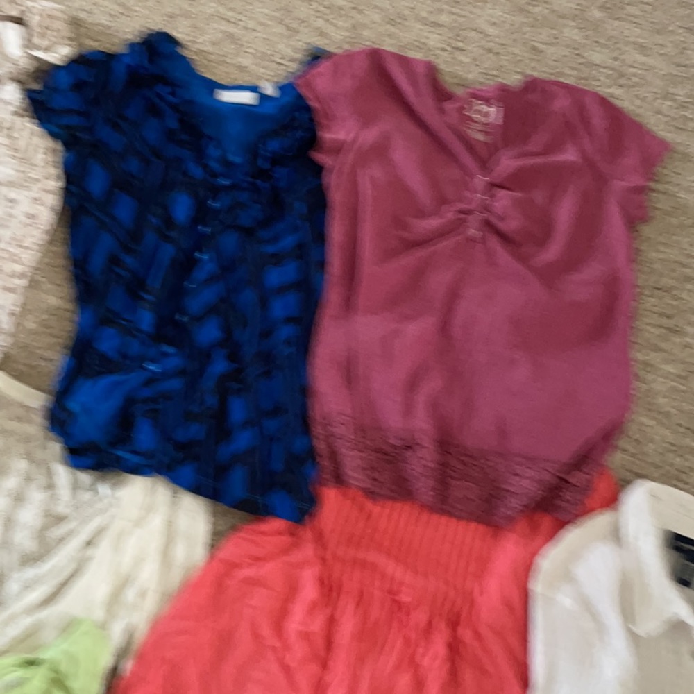 Random Clothes Bundle Size Medium - image 7